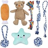 ♥ Paquete de 8 juguetes para cachorros: el juguete para perros de peluche chirriante hace compañía a tu perro cuando no estás en casa y contiene varios tipos de juguetes (pentagramas de peluche, osos, huesos) y juguetes para masticar. El juguete chirriante atrae la atención de su perro y le impide destruir los muebles. Si tienes más de un perro en la casa, también puedes jugar junto con el juguete largo para divertirte más.