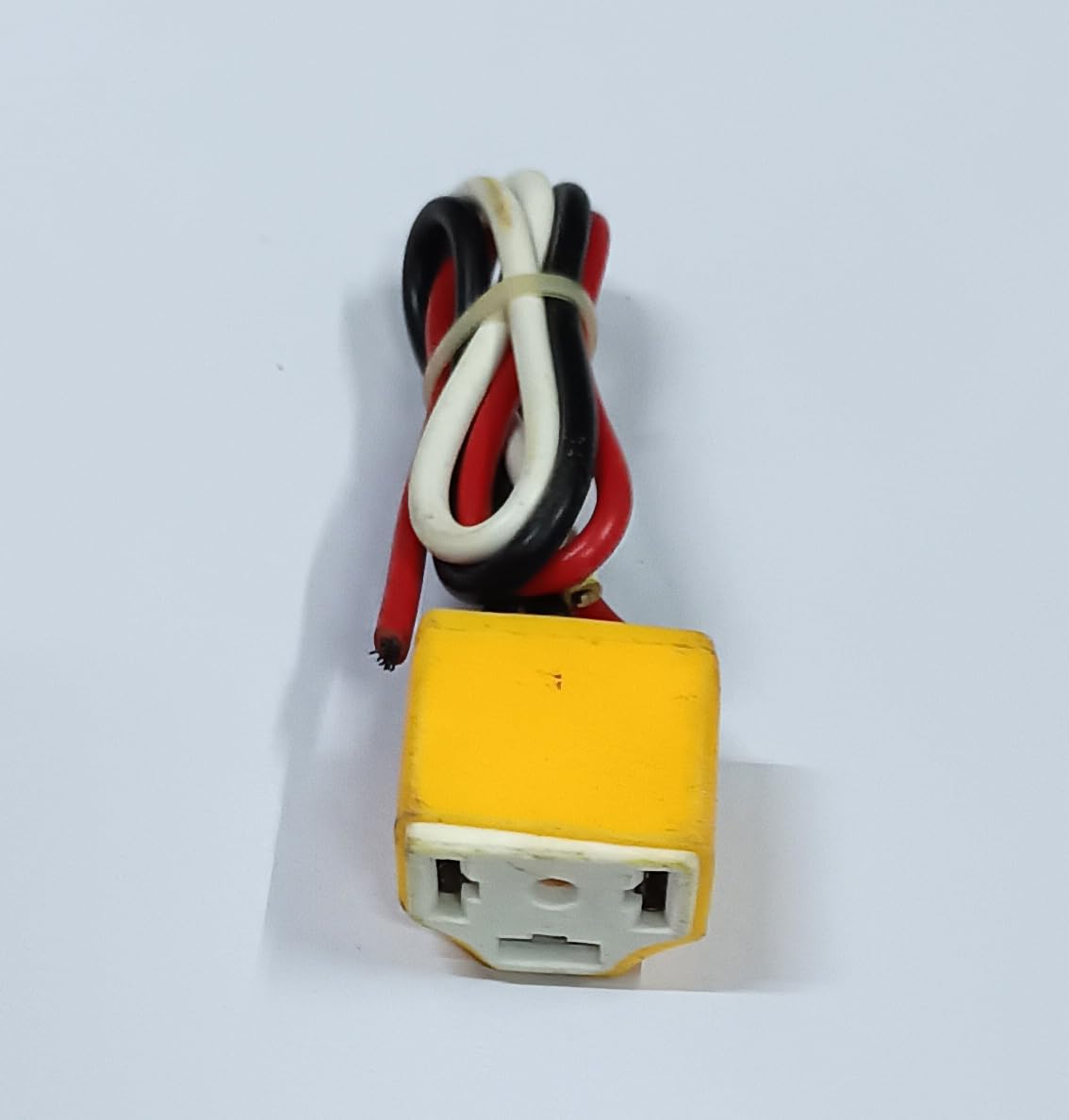 H4 Head Lamp Socket New Type Ceramic Base (Yellow)