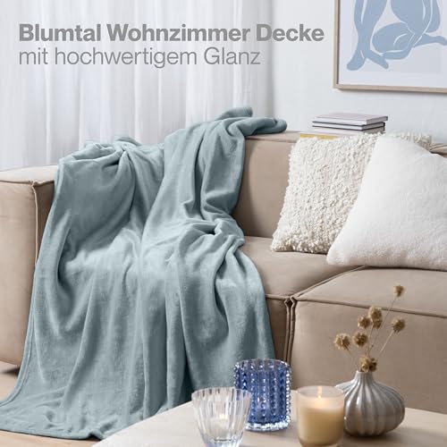 Blumtal Kuscheldecke flauschig - Oeko-TEX zertifizierte Fleecedecke 150x200 cm - Wohndecke 150x200 cm - Decke Couch als Wohn- & Kuscheldecke - Flauschdecke - Wohndecke Kuscheldecke Hellbau