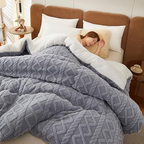 Rusopobe Ultra Warm Hibiscus Quilt Blanket King Size, Double Fabrics Lamb Fleece Comforter Thick Fluffy Thickened Blanket for Home Bedroom Cover