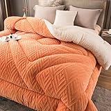 【Artisanat matelassé】: Les faces de cette couette sont méticuleusement confectionnées avec un savoir-faire exquis. Grâce à la technique de matelassage à larges grilles, le garnissage de la couette d'hiver est uniformément réparti, ce qui l'empêche de bouger même après de nombreux mouvements, vous permettant de dormir paisiblement jusqu'au matin.