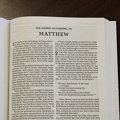 NKJV, Pew Bible, Hardcover, Burgundy, Red Letter Edition: Holy Bible, New King James Version