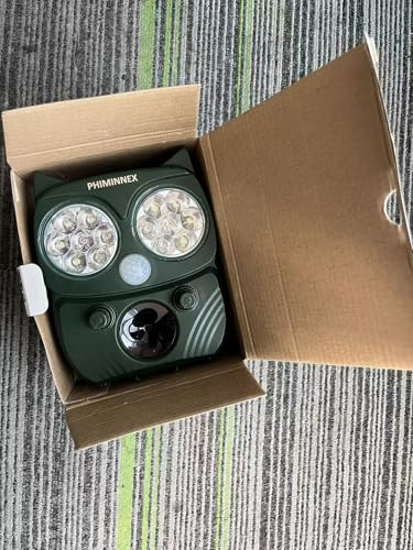 Solar Animal Repeller Ultrasonic Repellent Motion Detection LED Flashing Light Dog Cat Repellent Squirrel Raccoon Skunk Rabbit Rodent Fox Deer etc. (Green)
