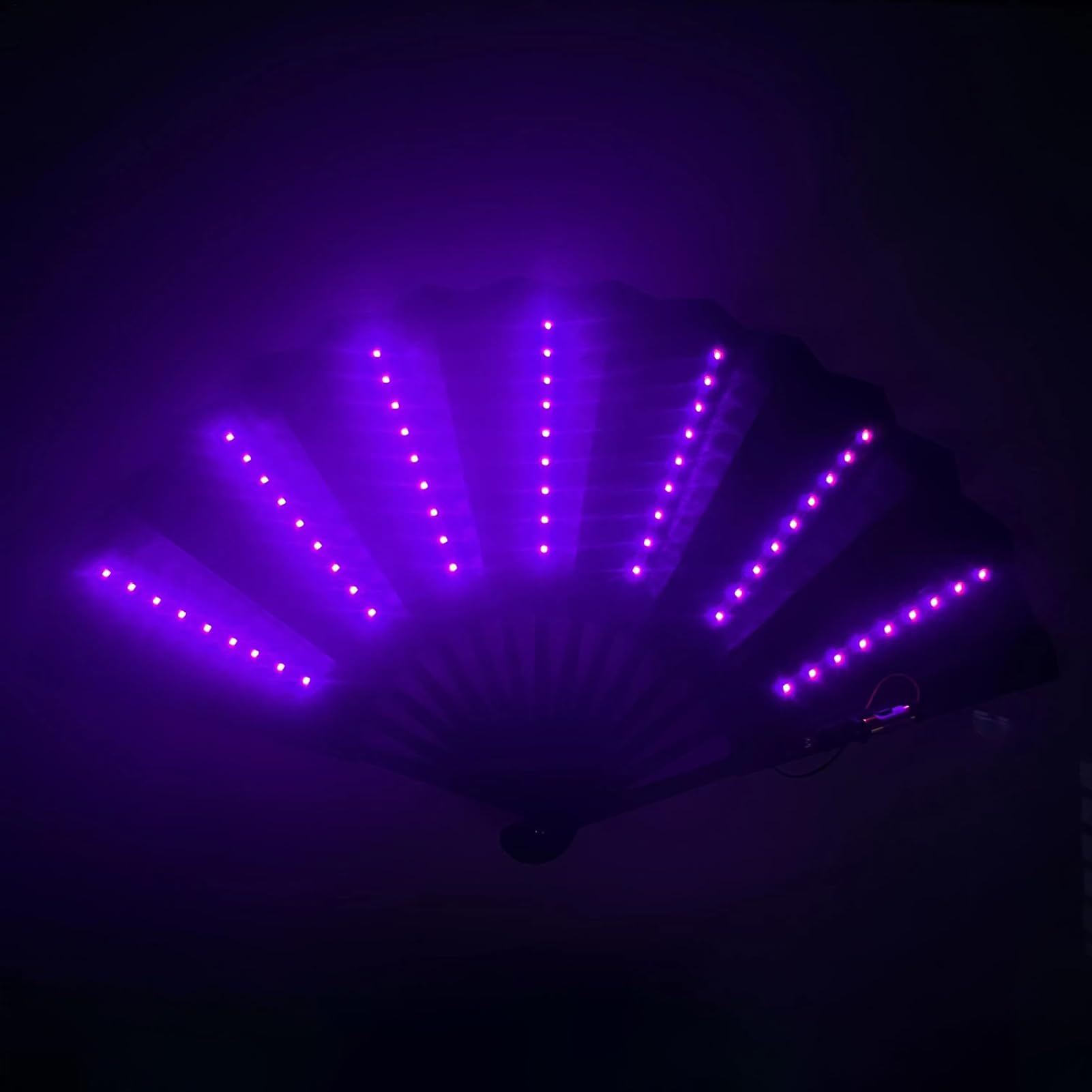 Ventilador de mano plegable LED, ventilador chino portátil con luz, ventiladores iluminados a pilas para festivales, escenarios, bailes, discotecas, carnavales, accesorios (morado)