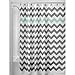 Produktbild iDesign Chevron Duschvorhang Textil | pflegeleichter Duschvorhang aus Stoff mit verstärkten Löchern | Badewannenvorhang mit Zickzack-Muster | Polyester grau/türkis