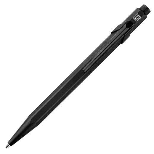 Caran D'Ache - Bolígrafo 849 Black Code Negro En Oferta Caran D’ache – Bolígrafo Ballpoint 849 Premium Line Retráctil De Aluminio Con Diseño En Forma Hexagonal (Black Code)