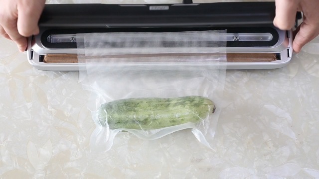 Vakuumierer mit 15 Vakuumierbeutel und Vakuumschlauch-Set, BNT Vakuumiergerät, Automatisch Lebensmittel Vacuum Sealer… – Bild 8