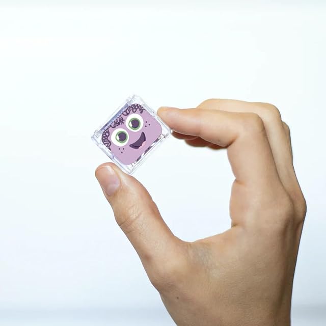 Foto 4 de 8 de ¡Descubre Nuestro Dado sensorial Iluminado! Este Innovador Juguete se Activa al Entrar en Contacto con el Agua