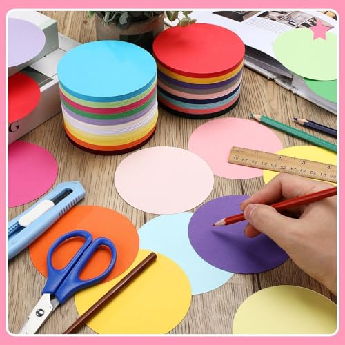 Découpes rondes en papier de couleur pour fabriquer des décorations et collages