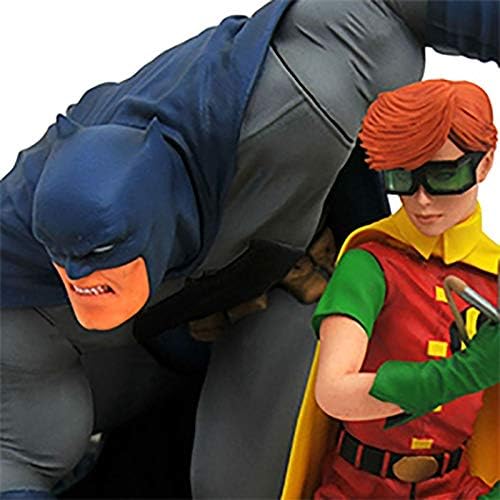 DIAMOND SELECT TOYS DC Gallery: The Dark Knight Returns Batman & Robin Deluxe PVC Figure Diorama, Multicolor