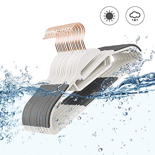 SONGMICS Kleiderbügel 30er Set, Anzugbügel aus Kunststoff, hochwertig, Anti-Rutsch-Design, platzsparend, 0,5 cm dick, Haken in Roségold, um 360° drehbar, 41,5 cm breit, weiß-dunkelgrau CRP043W01