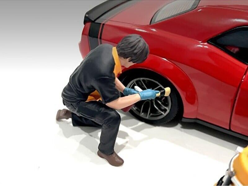 Detail Masters Figure 1 (Wheel Cleaning) for 1/18 Scale Models by American Diorama