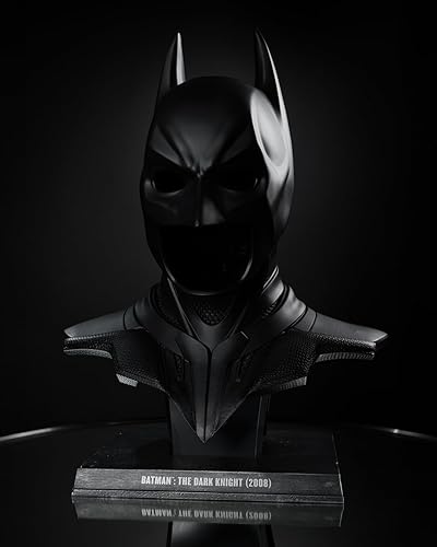 Miniatura 14 de McFarlane Toys - DC Direct Batman The Dark Knight (2008) Cowl Replica Escala 11