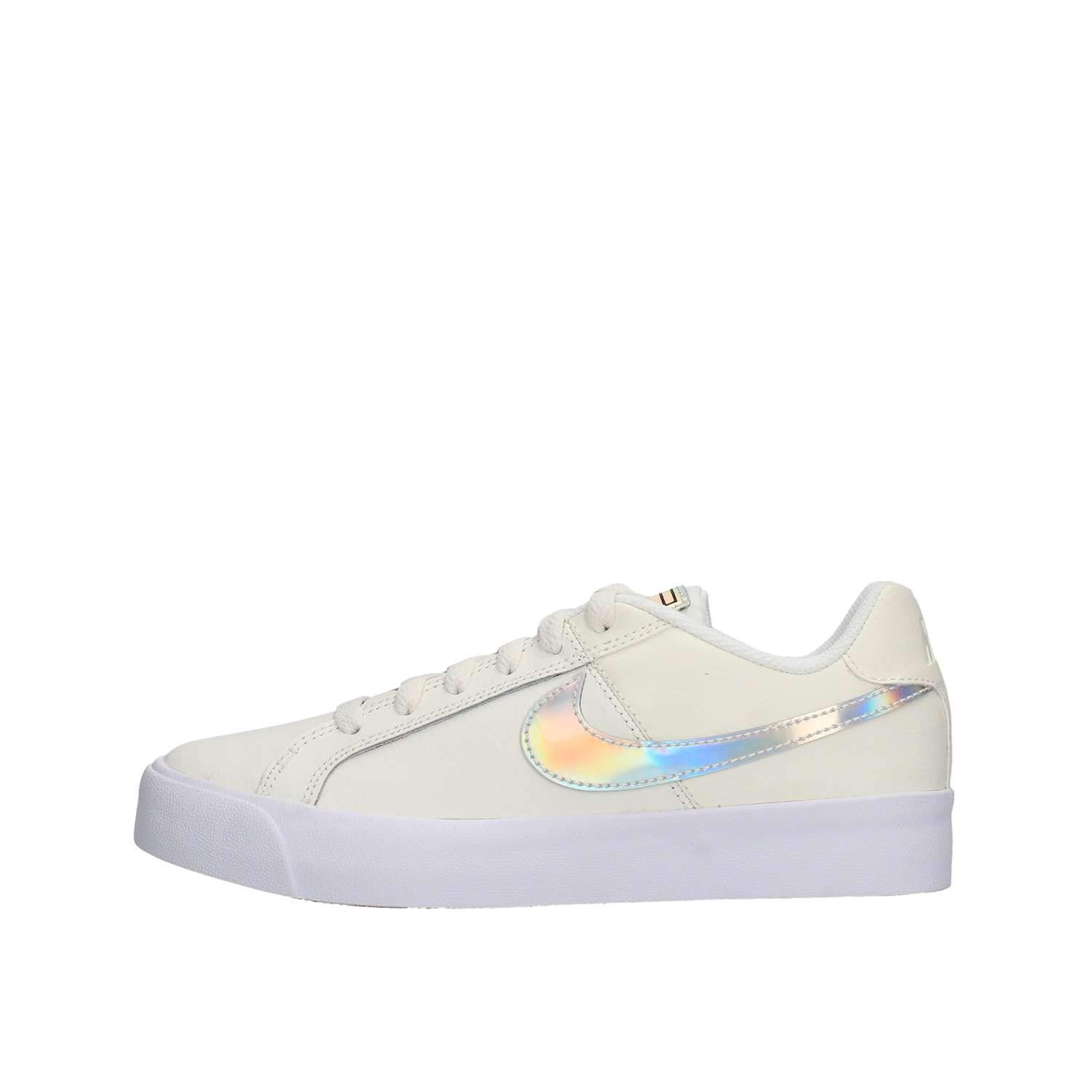 NIKE Women's Court Borough Low Basketball Shoes