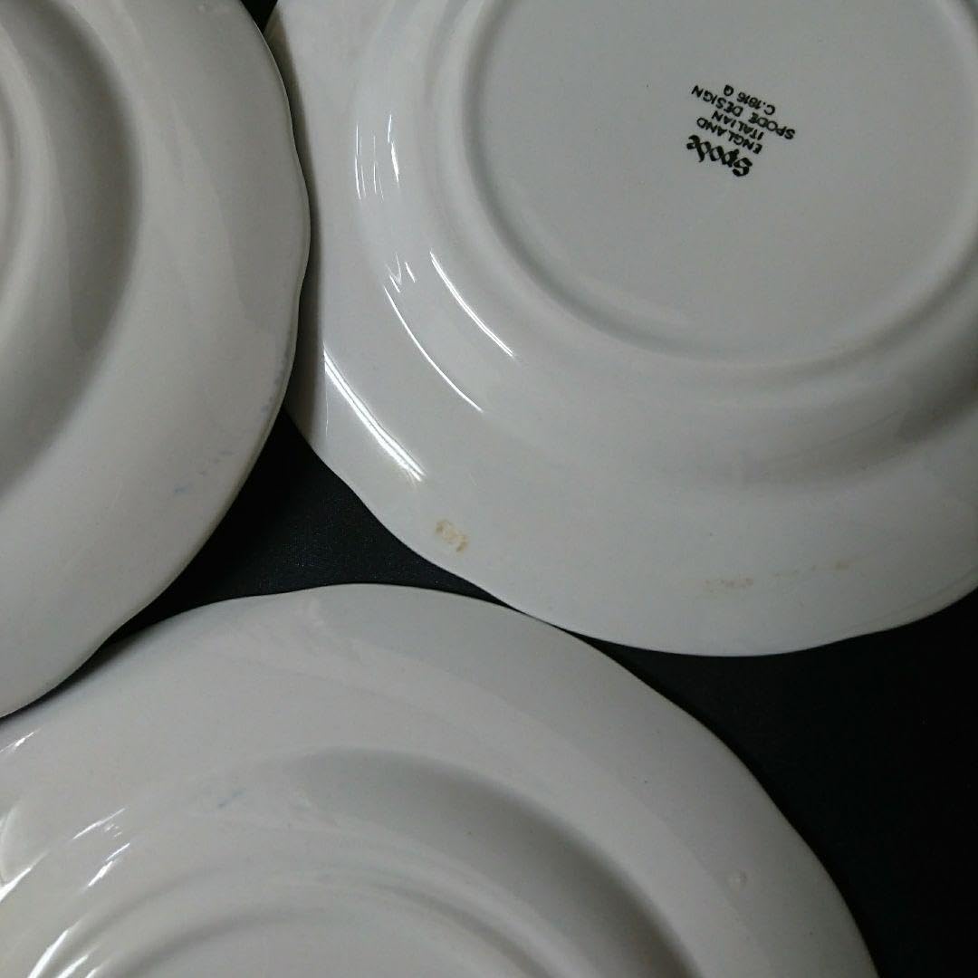 お城のイラストのお皿2枚セット