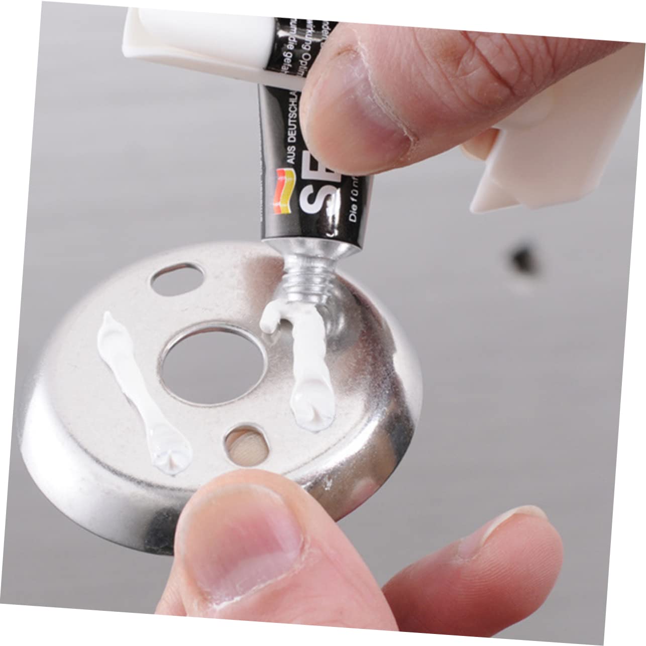 FRCOLOR 20pcs Toothpaste Squeezer Small Squeezer Dispenser Toothpaste Tube Squeezer Tube Squeezer Key Toothpaste Tube Roller Squeezer Toothpaste Roller Key Turner Paint Squeezer White