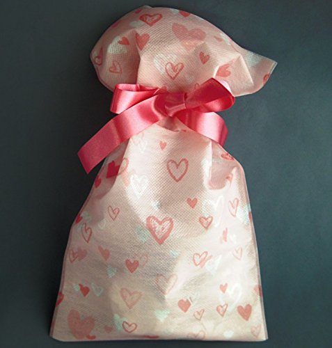 ハート柄の巾着袋Sサイズ(不織布・リボン付き)1枚幅17×縦30cm【小さいサイズのプレゼント・ギフト用ラッピング袋】