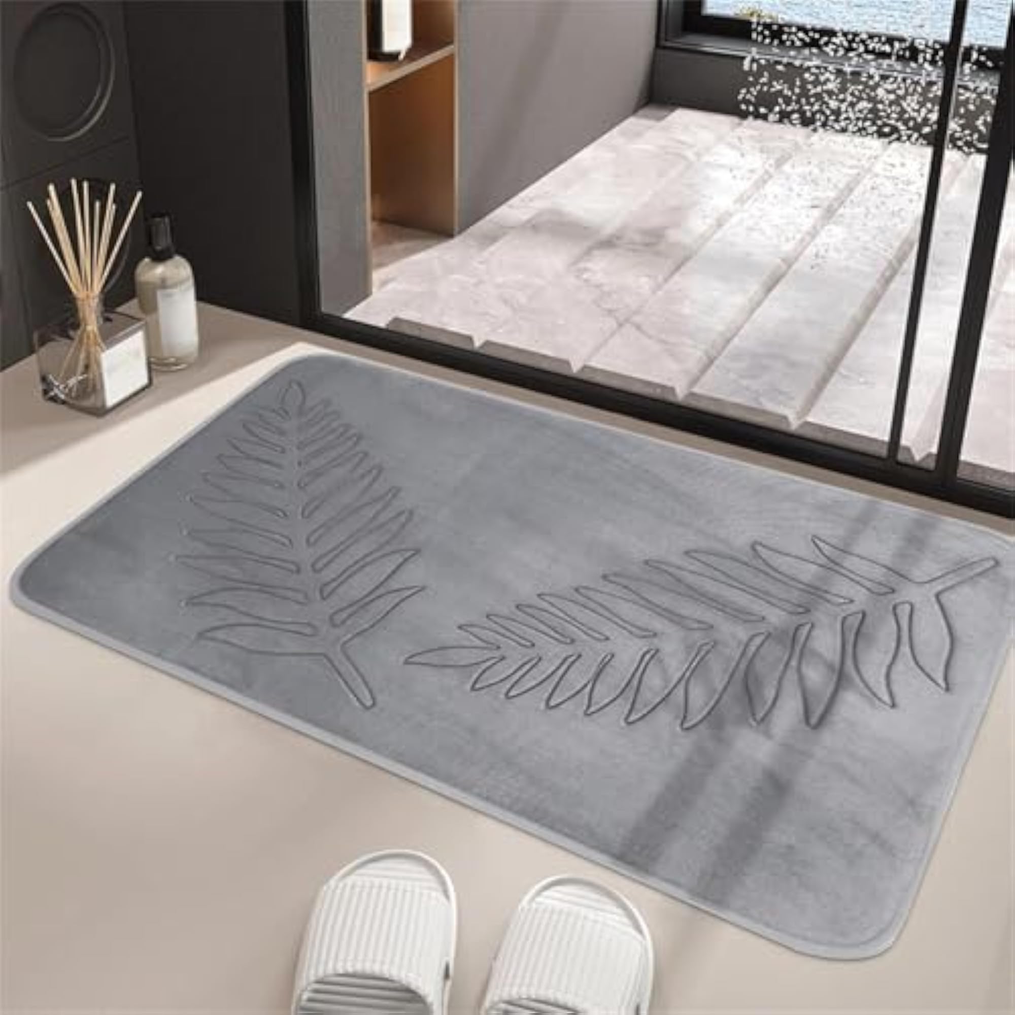 Light Grey Bathroom Floor Mat, Quick Dry Shower Mat