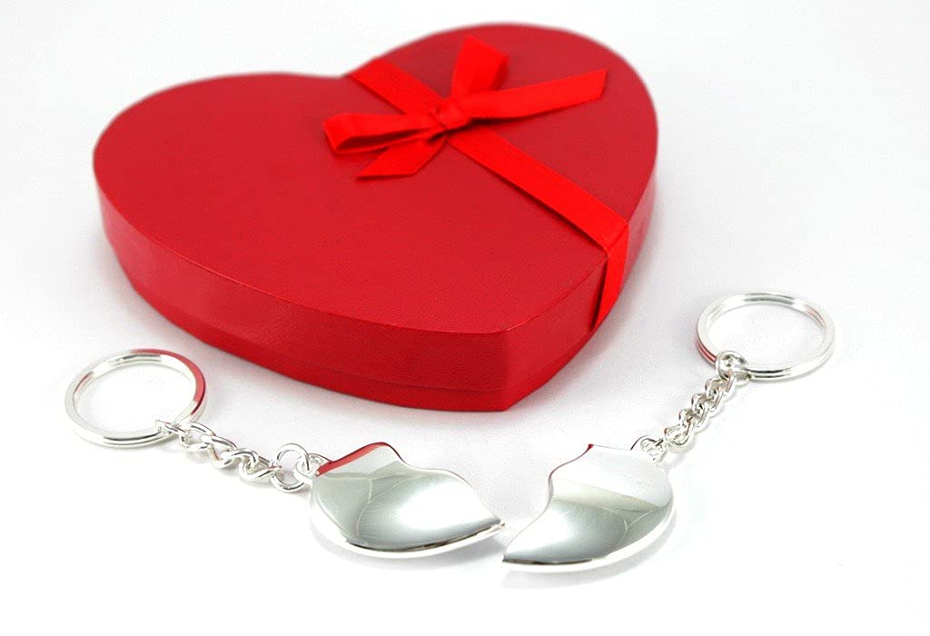 Design Schlüsselanhänger Herzhälften mit Gravur im Herzetui Broken Heart mit Namen Gravur Herzanhänger in Geschenkebox