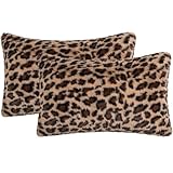 coussin leopard noir et blanc ENTRETIEN FACILE : La fausse fourrure résistante conserve son aspect et sa texture, rendant les housses pratiques et décoratives