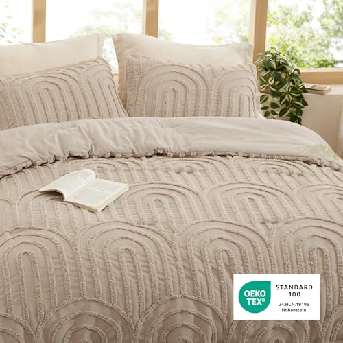 Image of Bedsure Boho Tufted Khaki Comforter King Size, GentleSoft 3 Pieces Boho Farmhouse-Style Decor Bedding, Arch Bedding for All Seasons, 1 Bed Comforter, 2 Pillow Shams, 104x90 Inches