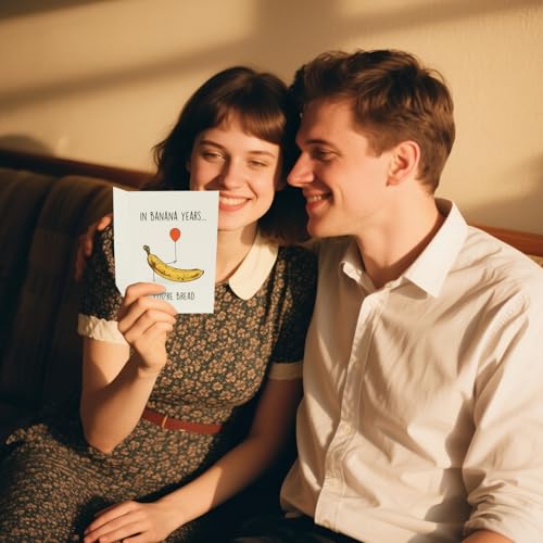 MOTIBACK Geburtstag Grußkarten-In Banana Year You‘re Bread-Humorvolle Glückwunschkarte Geschenk, Humor,Relax, Lustige Sprüche,Einladung Geburtstag, Ansichtskarte