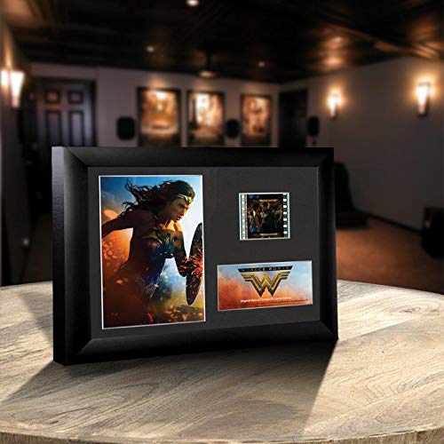 アベンジャーズ　セルフィルム Amazon.com - Trend Setters Wonder Woman Gal Gadot – Ancient