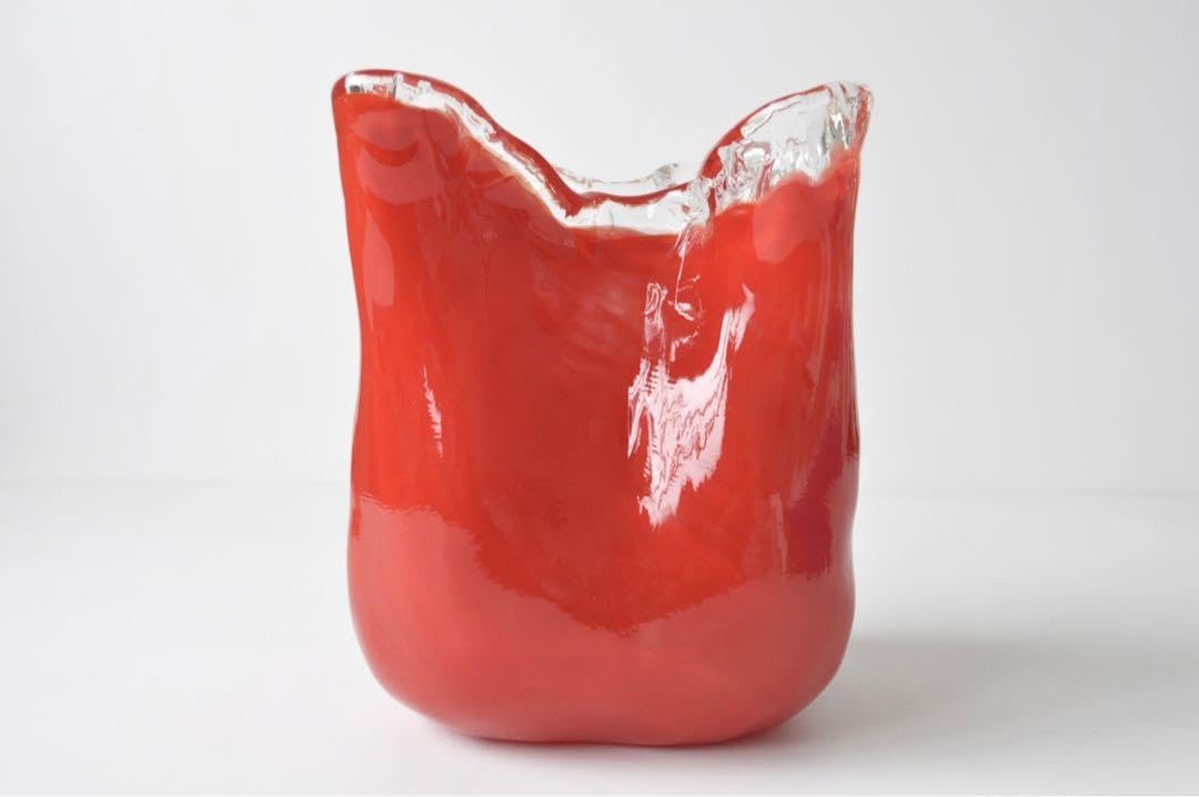 Amazon.co.jp: 岩田ガラス 花瓶 フラワーベース 赤 昭和 オブジェ 古物