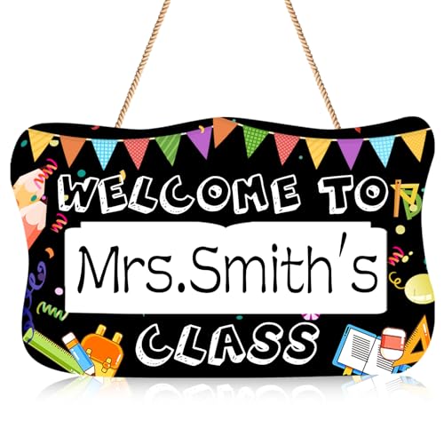 Benvenuto nel nostro cartello in classe, Cartello personalizzato per l'insegnante Ornamenti per la porta dell'insegnante Decorazioni per la porta dell'aula cartello di benvenuto in aula porta sospesa Benvenuto nel nostro cartello in classe, Cartello personalizzato per l'insegnante Ornamenti per la porta dell'insegnante Decorazioni per la porta dell'aula cartello di benvenuto in aula porta sospesa