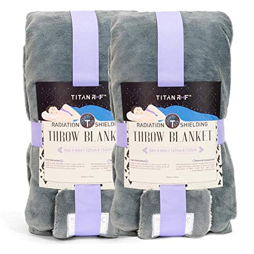 5 Best Gray and White Throw Blankets to Enhance Your Home Decor