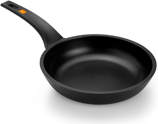 BRA Efficient Sartén de 28 cm, aluminio fundido con antiadherente Platinum Plus, apta para todo tipo de cocinas incluida inducción, libre de PFOA - 1