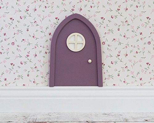 Tinyfoxes Violette Elfentür fürs Kinderzimmer mit Leuchteffekt im Türfenster - Zauberhafte Wanddekoration - von Kristin Franke
