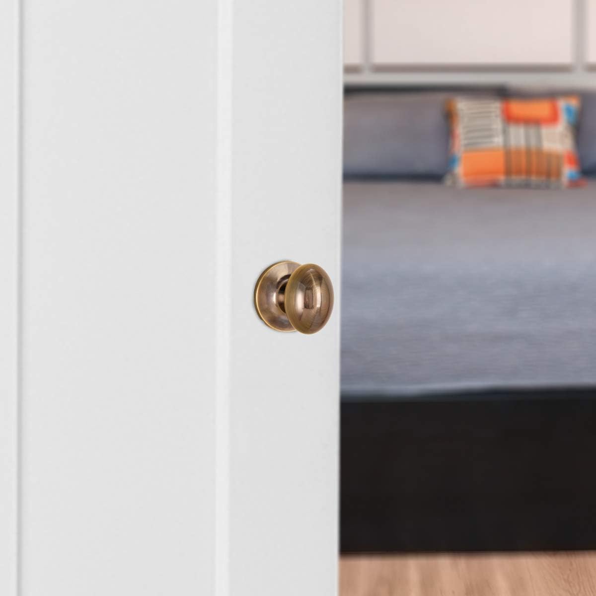 Amazon Basics Closet Door Knob, Oval Egg, Antique Brass