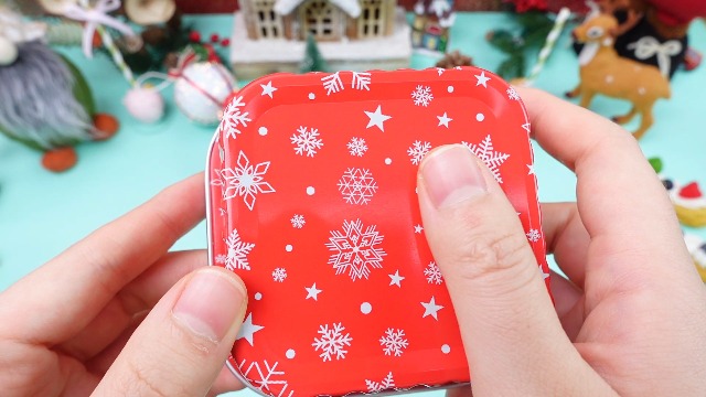 Amazon.com: Suttmin 100 Pcs Christmas Aluminum Cups Foil Cupcake