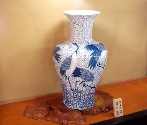 花瓶　陶器　花鳥文　有田焼　伊万里焼き Amazon.co.jp: 有田焼・伊万里焼｜陶器沈香壺・陶器花瓶｜贈答品