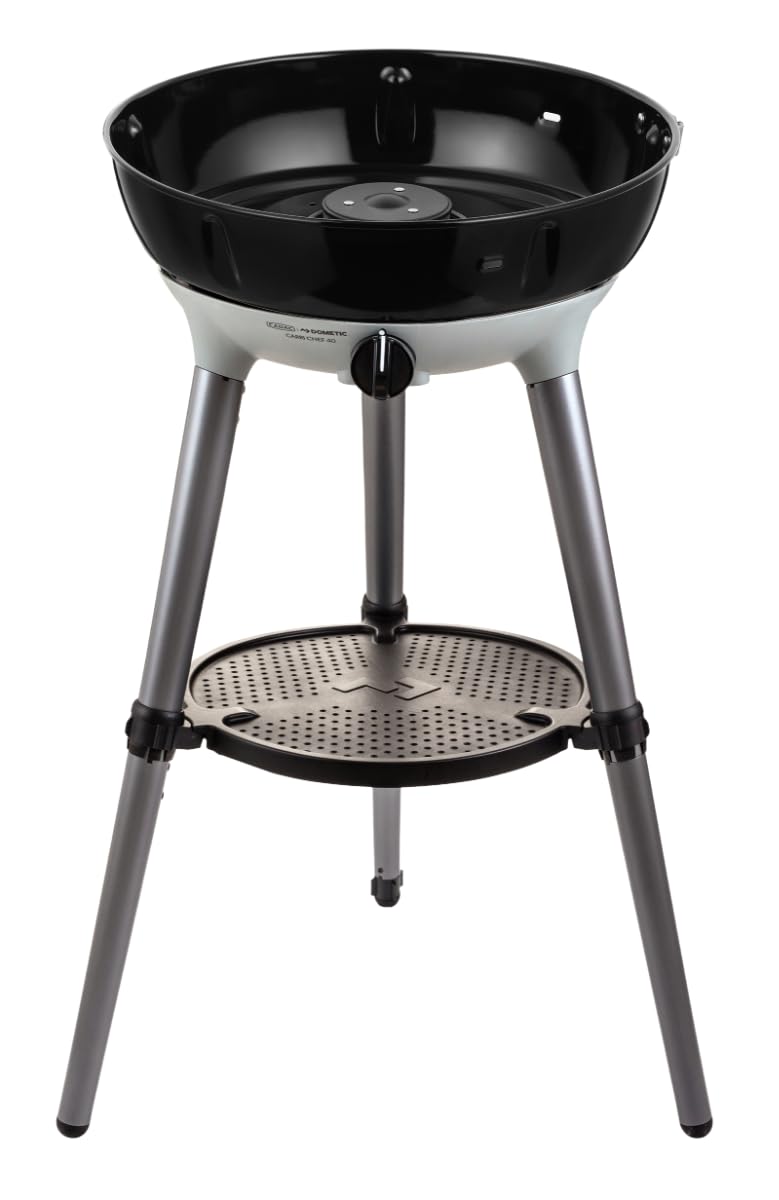 CADAC- Carri Chef 40 Gasgrill – 60 x 60 x 86 cm - Mobiler Campinggrill mit Grill2Braai-Platte, Panhouder, Paellapfanne & Deckelthermometer - Inkl. Tragetasche - 50mBar - Stahl & Kunststoff