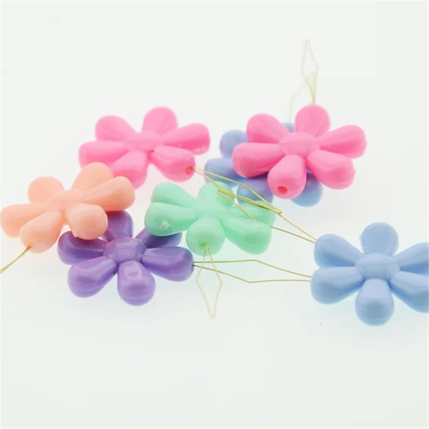 Threaders 100Pcs/lot Random Color Easy Sewing Needle Device Threader Thread Guide for Hand Sewing, Various Sewing Machines