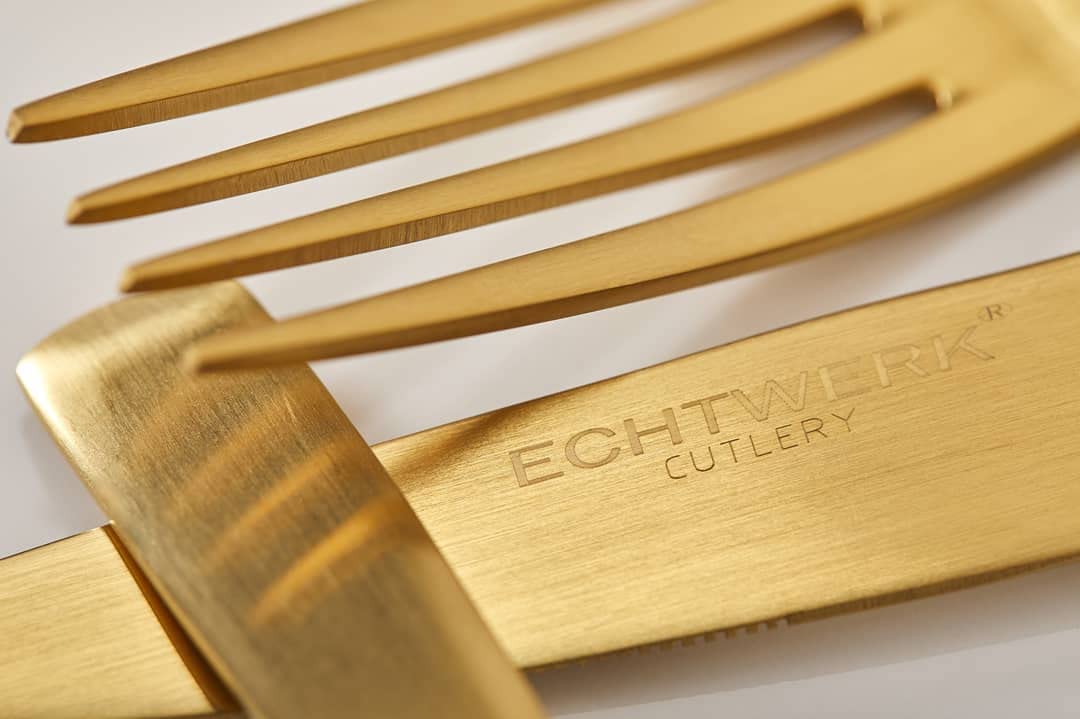 ECHTWERK Avelino Gold Edition - Cubertería (16 piezas, para hasta 4 personas, acero inoxidable 18/10, mate, para mesa de comedor, decoración de mesa para bodas y mesa de fiesta