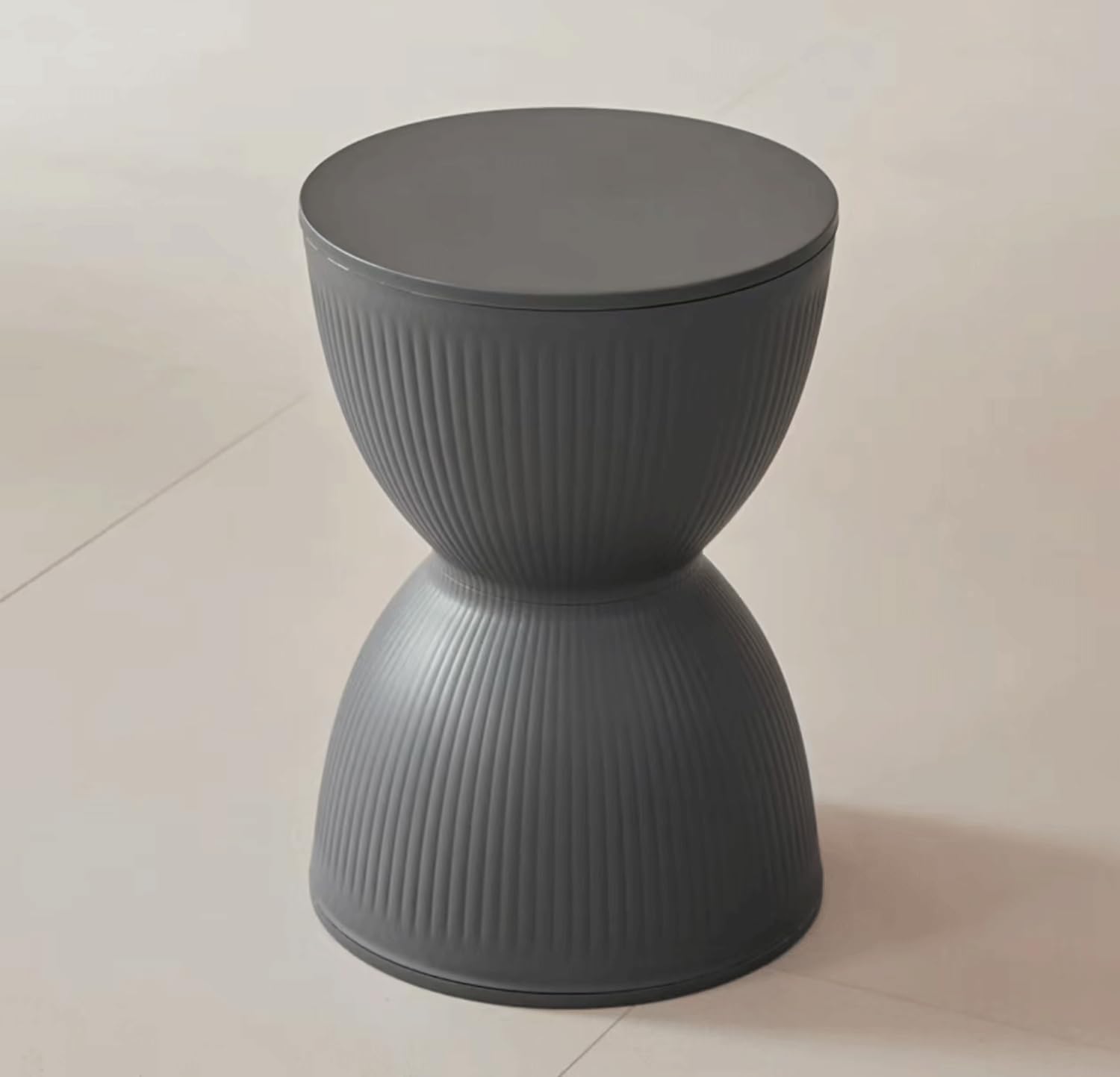 Taburete creativo escandinavo gris para salón contemporáneo