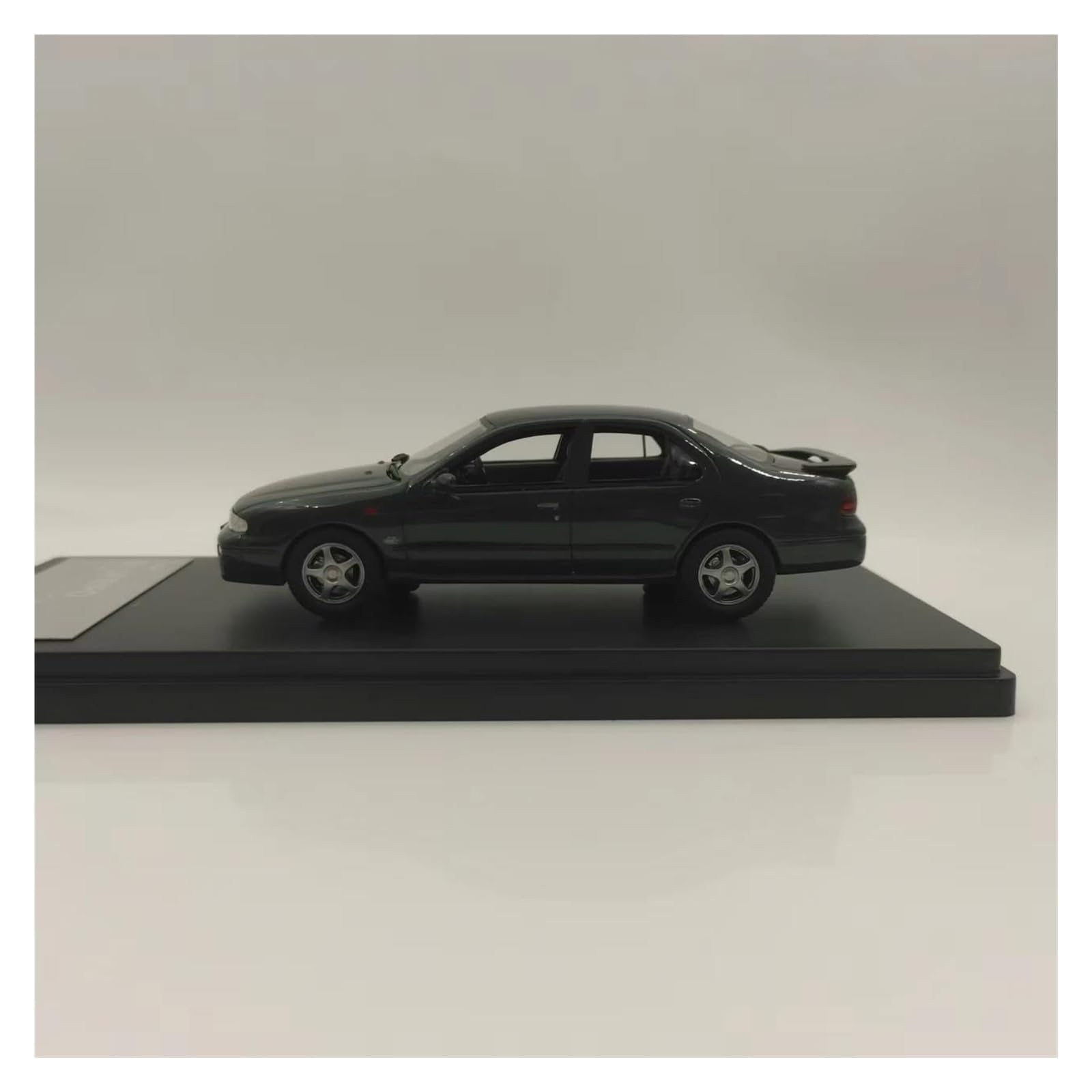 Metallo Scala Replica 1 43 per Nissan Bluebird 2000 Sss-g Attesa 1991 modello auto statica in lega collezione decorazioni per la casa Hobby Veicoli Giochi Set