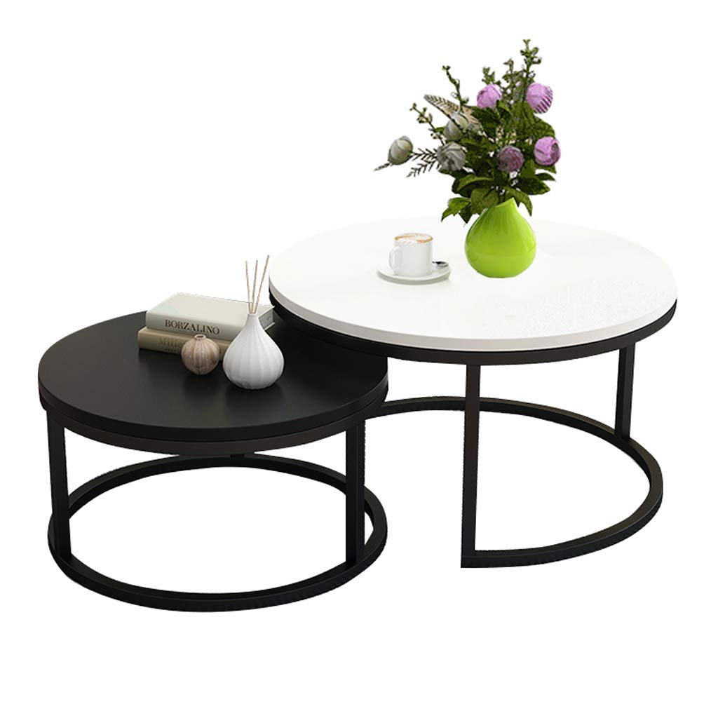 Table basse gigogne extensible et empilable pour optimiser l'espace du salon moderne