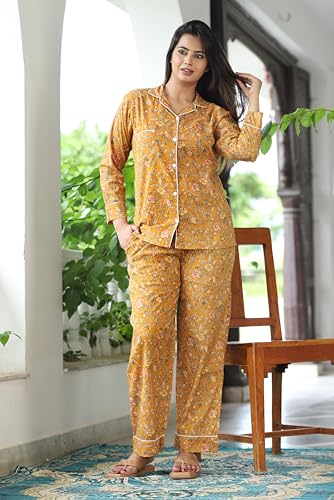 Image of Women's Cotton Printed Night Suit, Black and White Floral