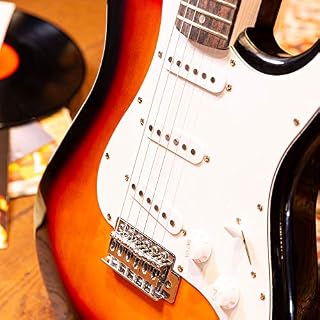 MAX Pack guitare électrique GigKit avec amplificateur 40 Watts – Sunburst, livré avec de nombreux accessoires, une… - Les Beatles, Paul McCartney, John Lennon, RIngo Starr, George Harrison MAX Pack guitare électrique GigKit avec amplificateur 40 Watts - Sunburst, livré avec de nombreux accessoires, une… – Image 3