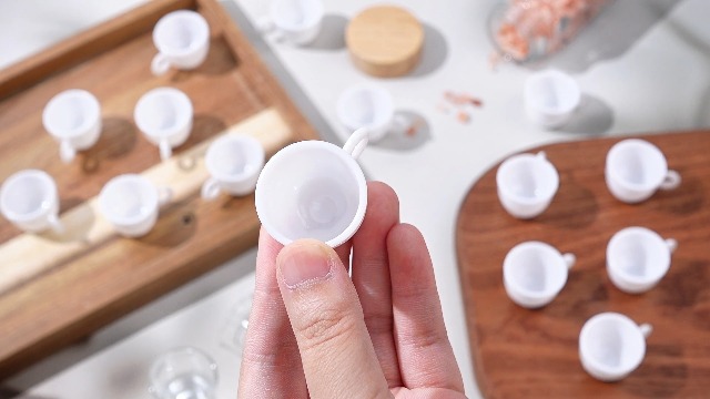 Amazon.com: Patelai 30 Pieces Mini Plastic Tea Cups Miniature