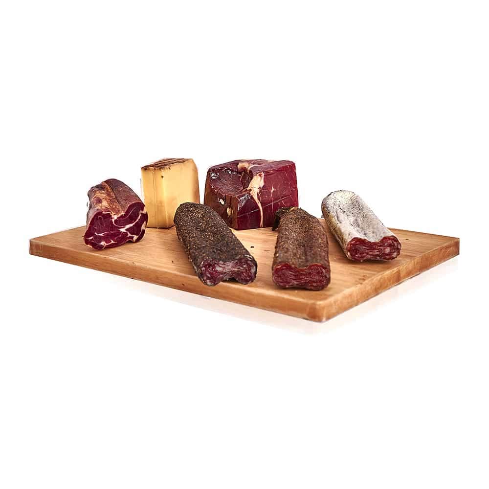 EMBUTIDOS Y QUESO - llonganissas, queso curado, cabeza de lomo embuchado y taco jamón serrano reserva..