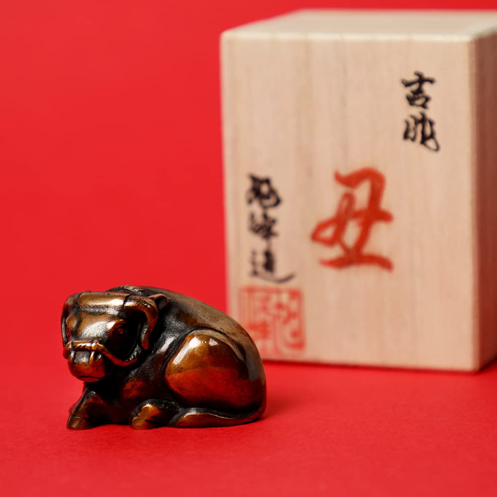 Amazon.co.jp: 高岡銅器 牛の置物 丑 干支 銅人形 インテリア ギフト