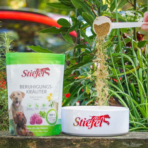 Stiefel Beruhigungskräuter für Hunde, 100% naturbelassene Kräutermischung, kann nervöse und gereizte Hunde unterstützen, mit Bierhefe, Hanf, Pfefferminz, Melisse, Johanniskraut & Baldrianwurzel, 100g