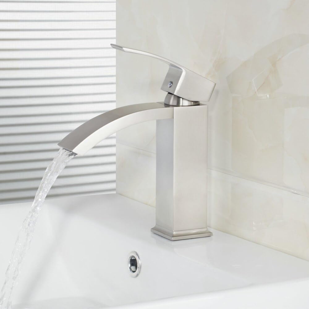 Mitigeur lavabo nickel anti-traces pour remplacer un vieux robinet qui fuit