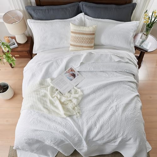 Qucover Oversized King Quilt 120x120, 3 Piece Oversized King Bedspread, Soft Microfiber California King Quilt Set, Vintage Pattern, Extra Large Bed Spreads King Size Oversized, with Shams, White