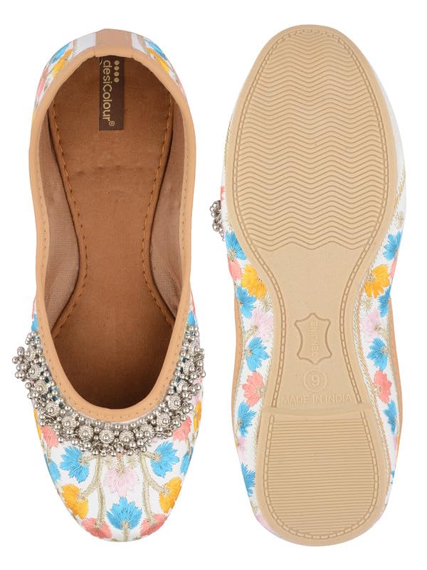 Image of Flat Footwear /Mojari /Punjabi Jutti /Bellies for Women - Embroidered Gungroo